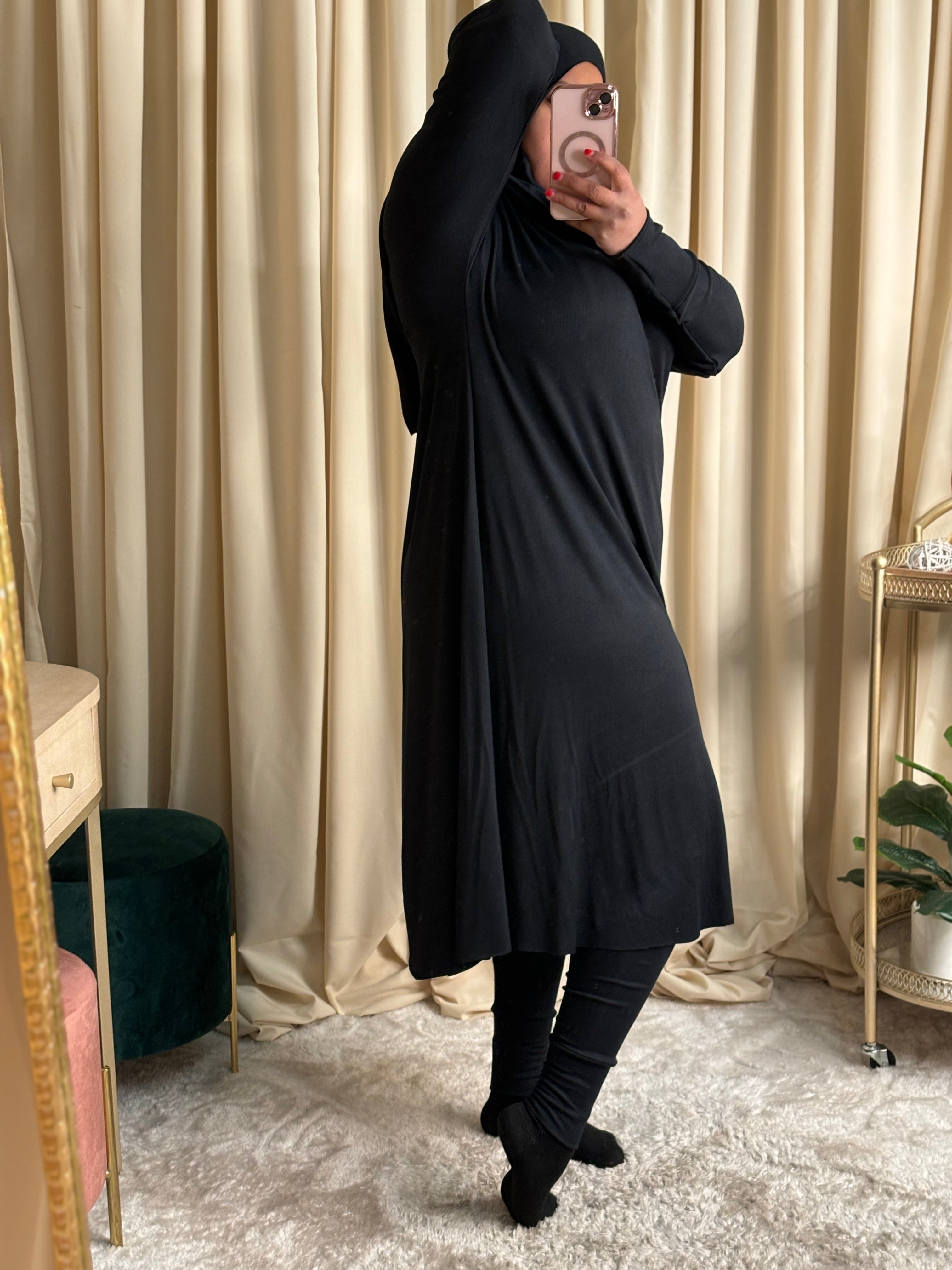 NETFLIX & CHILL (RIBBED BLACK)