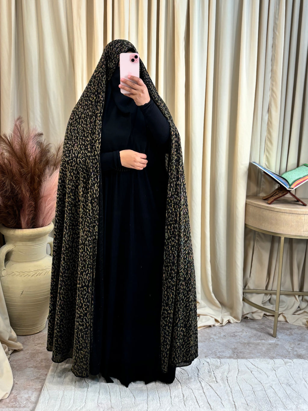 THE GHASHWA (BLK/GOLD)