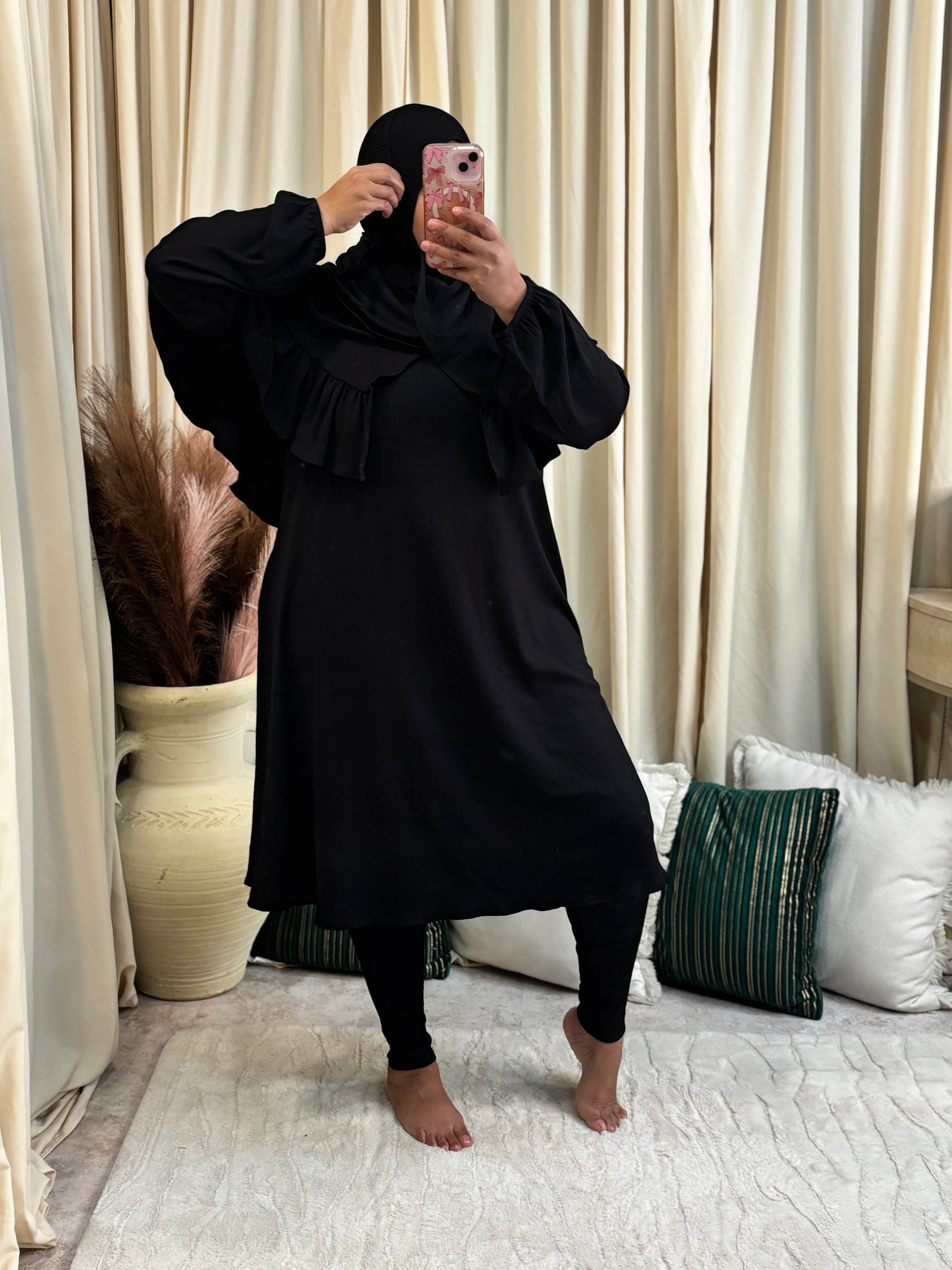 NETFLIX & CHILL (BLACK)