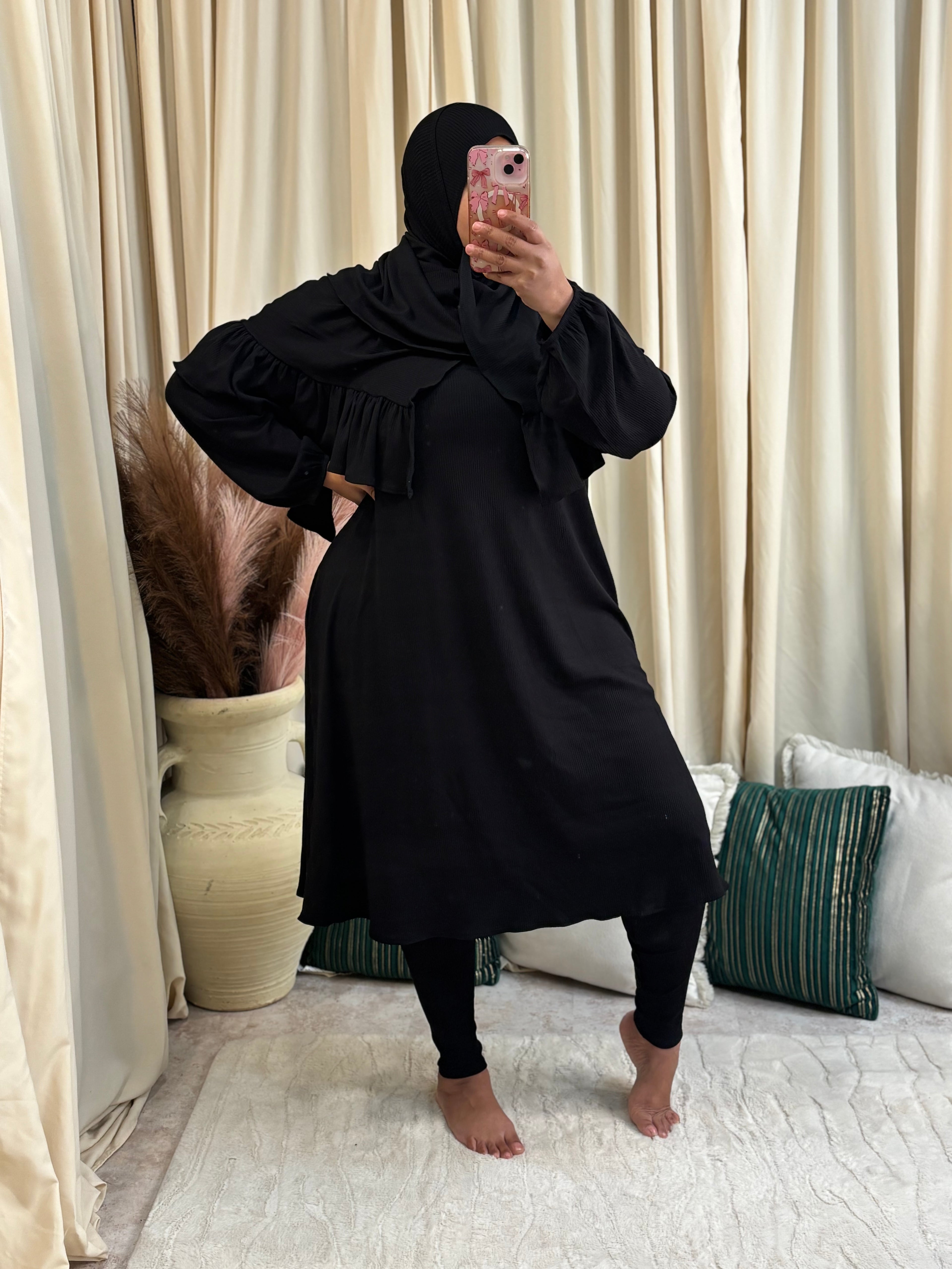 NETFLIX & CHILL (BLACK)