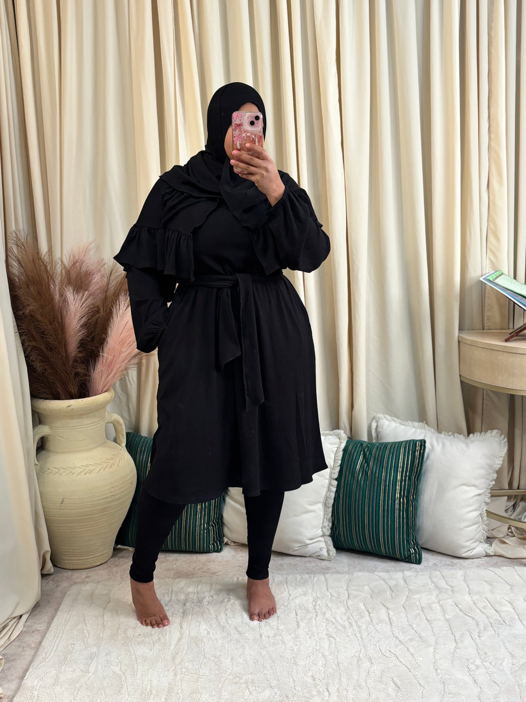 NETFLIX & CHILL (BLACK)