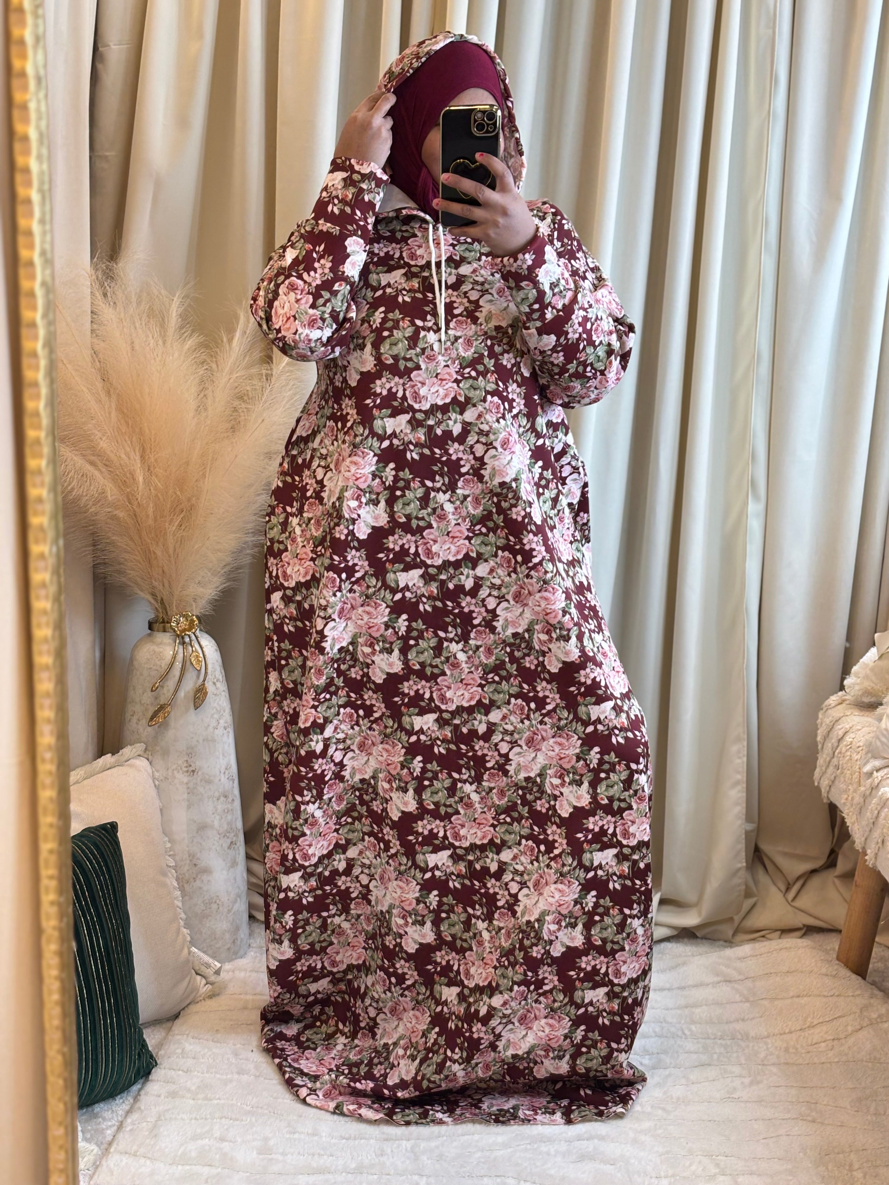 FALLOUT (BURGUNDY ROSE)