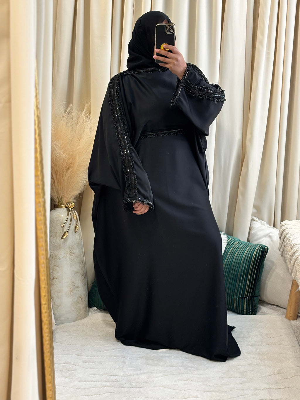 DHIA (BLACK)