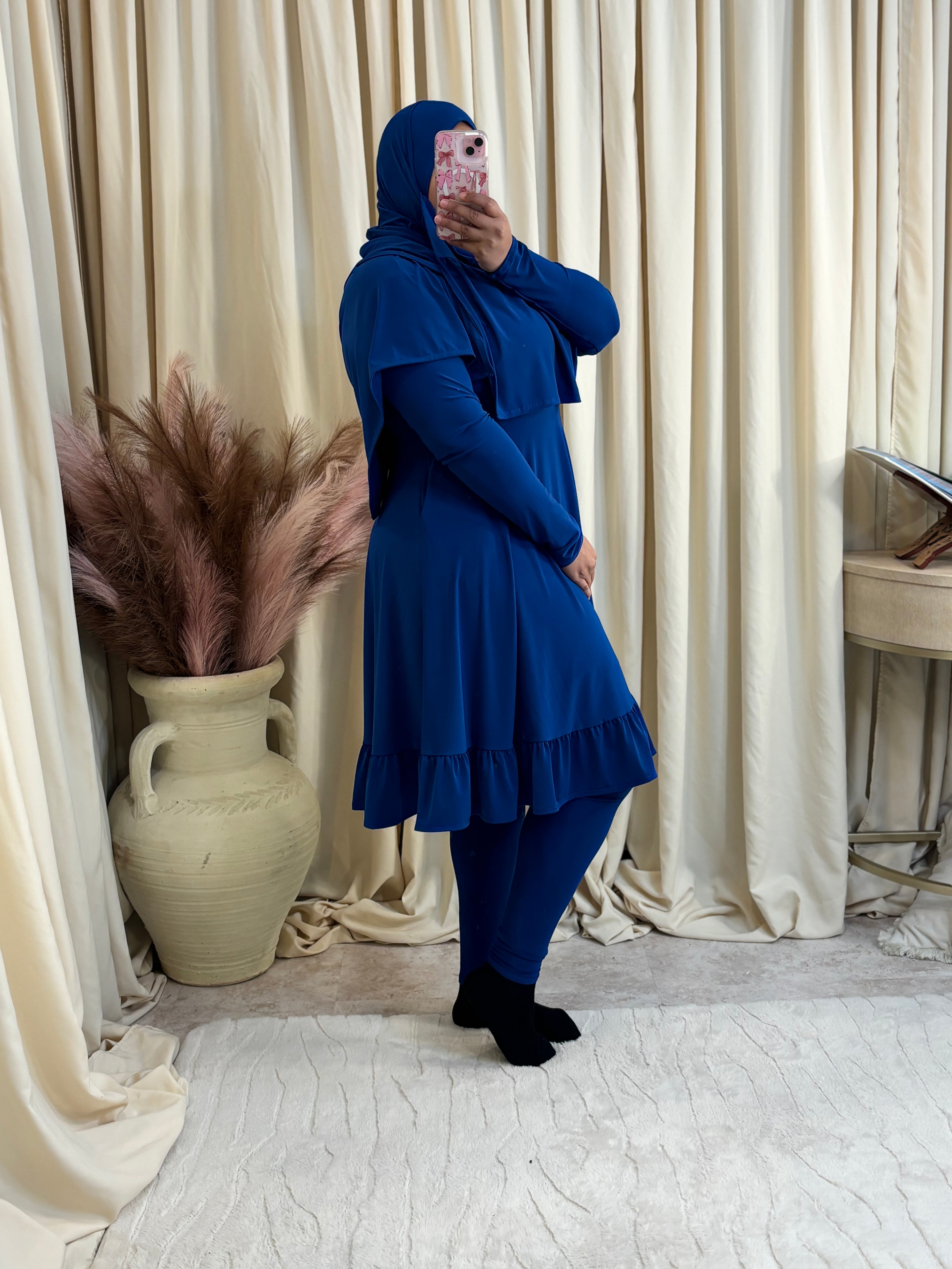 BREEZY (ROYAL)